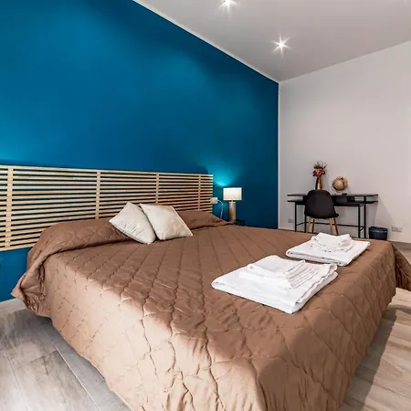 בית הארחה Michelangelo Luxury - Colosseo - Wifi רומא